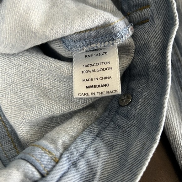 Love Tree Womens Lt Blue Button Up Distressed Denim Jean Jacket SZ M SHORT READ - Picture 6 of 8